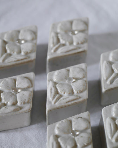 【完售】Deerahat x 苜苜 Muk Muk 聯名系列 - 寶石陶鑑｜月見絮夢