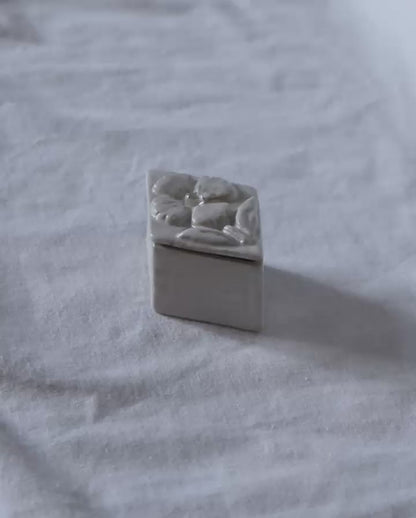 【完售】Deerahat x 苜苜 Muk Muk 聯名系列 - 寶石陶鑑｜月見絮夢